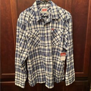 Wrangler Men’s Slim Fit Long Sleeve Button Shirt. X-Large. Indigo Blue Plaid